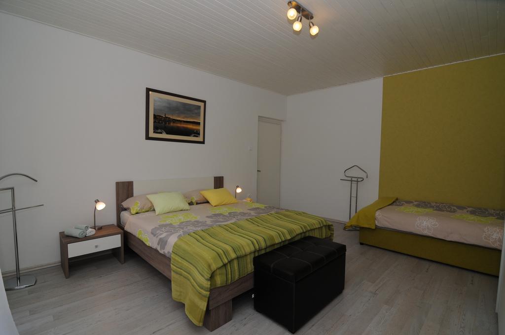 Apartment Duka Krk Town Exterior photo